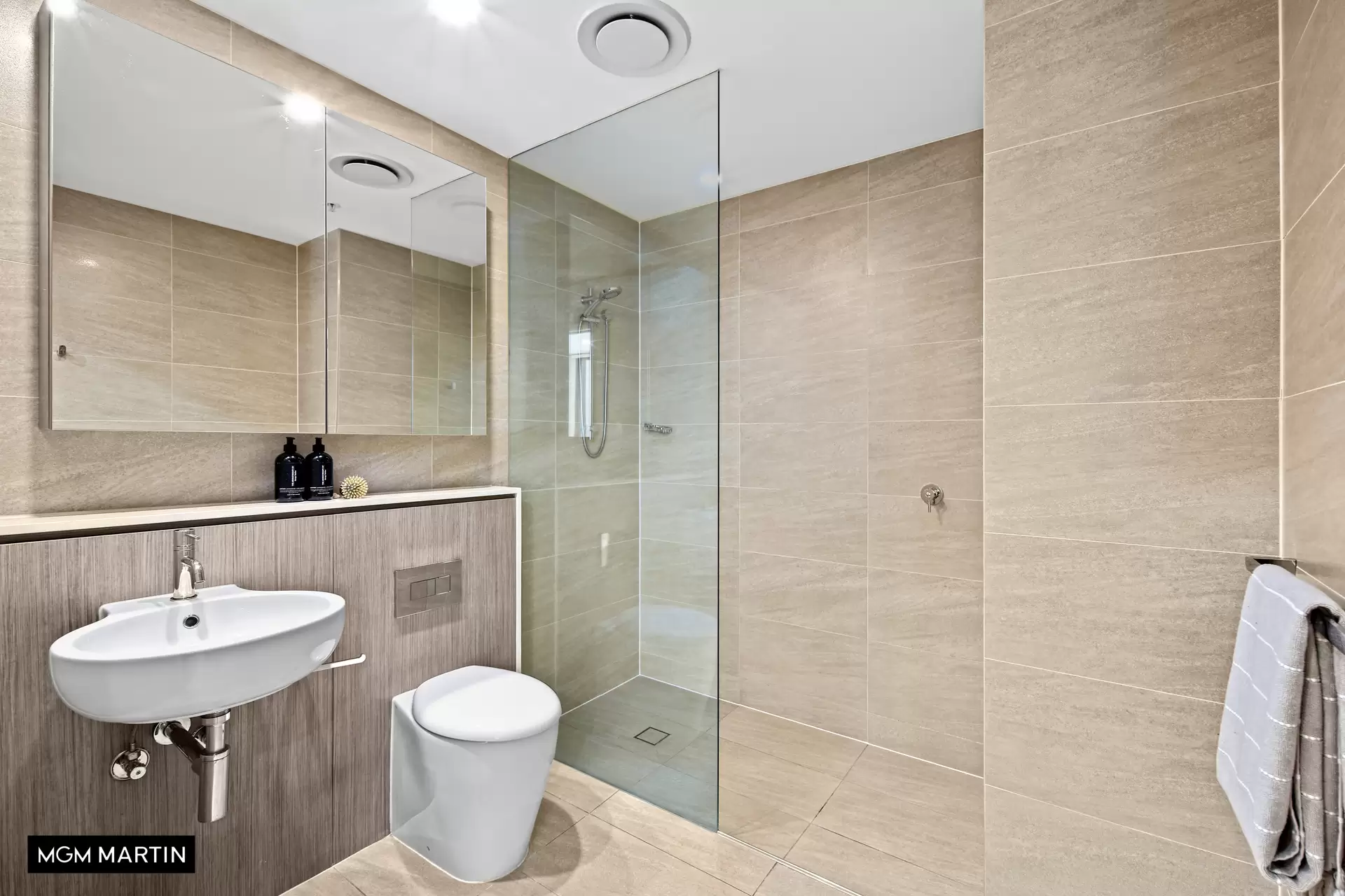 2518/6 Kingsborough Way, Zetland Sold by MGM Martin - image 1