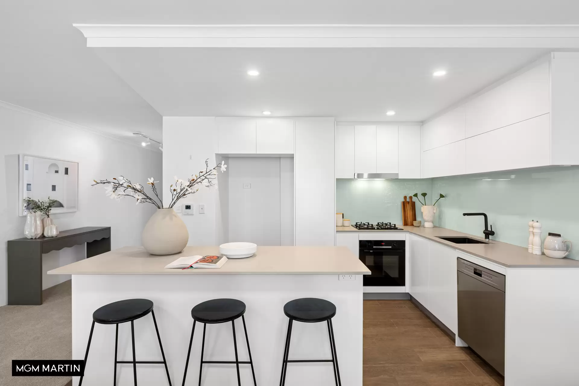 P211/1 Brennan Street, Alexandria Sold by MGM Martin - image 1