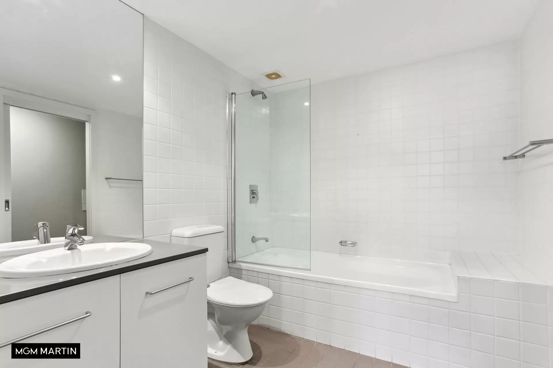 11/4 Grandstand Parade, Zetland Leased by MGM Martin - image 1