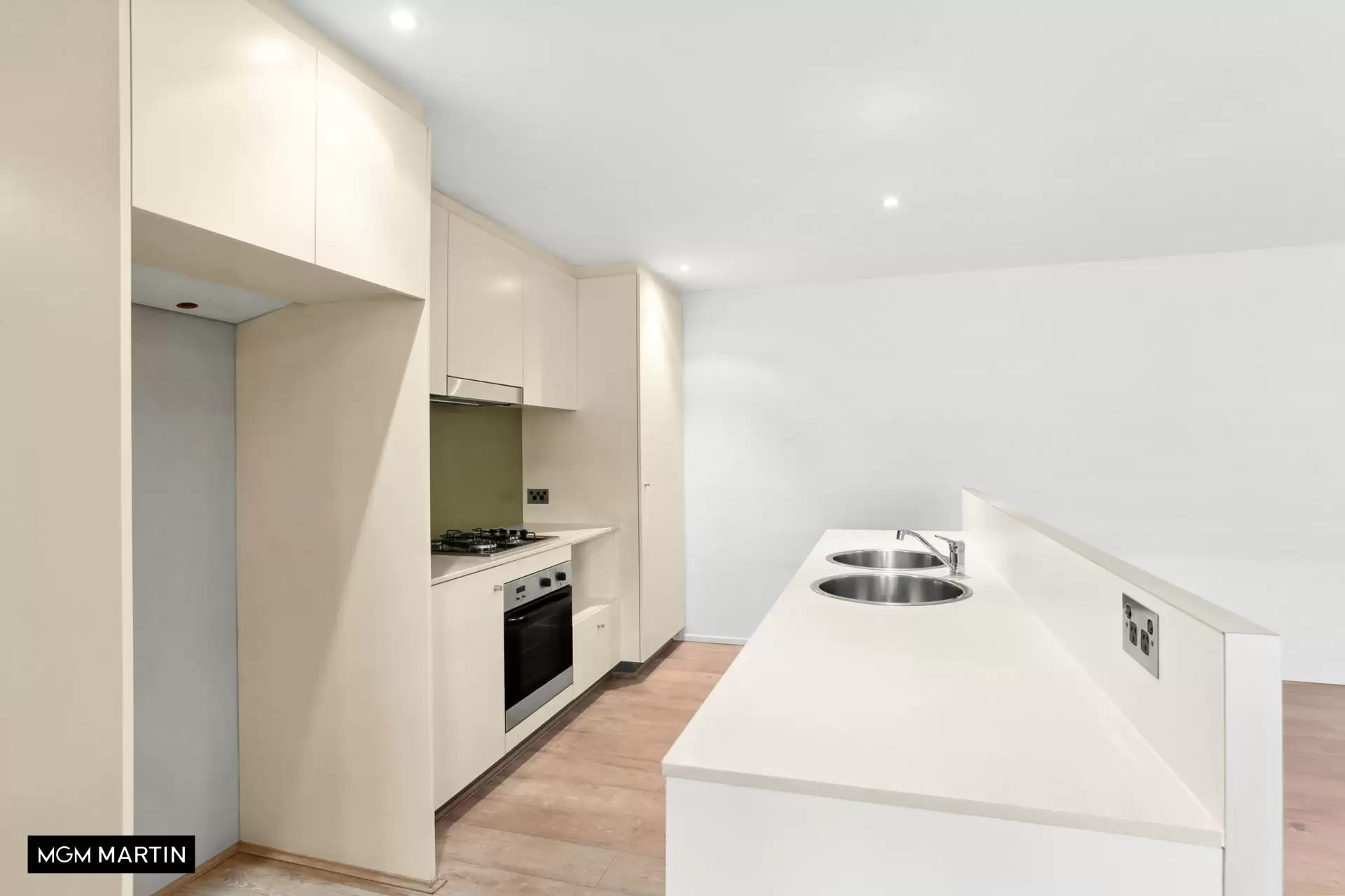 11/4 Grandstand Parade, Zetland Leased by MGM Martin - image 1