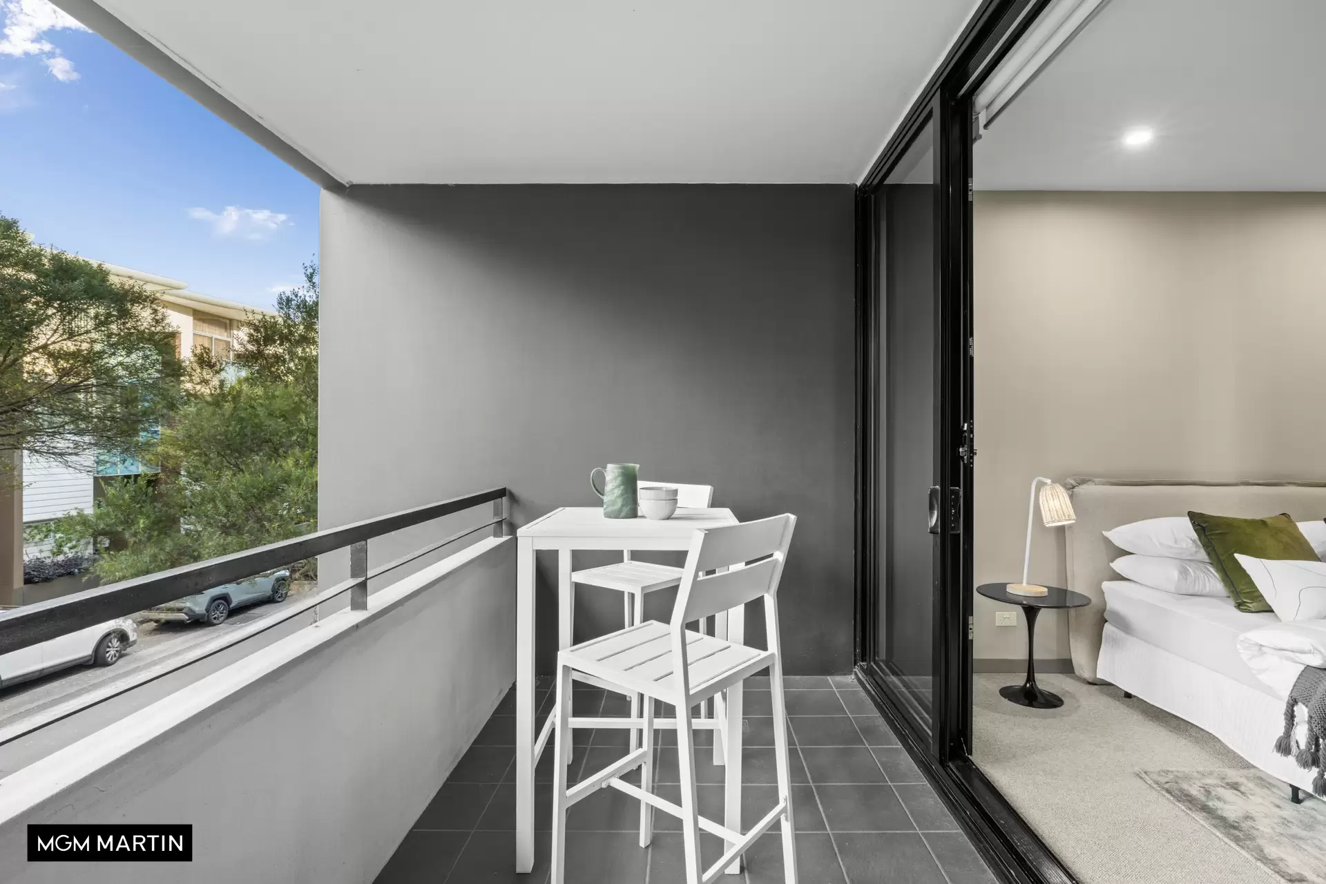 1203/1 Grandstand Parade, Zetland Sold by MGM Martin - image 1