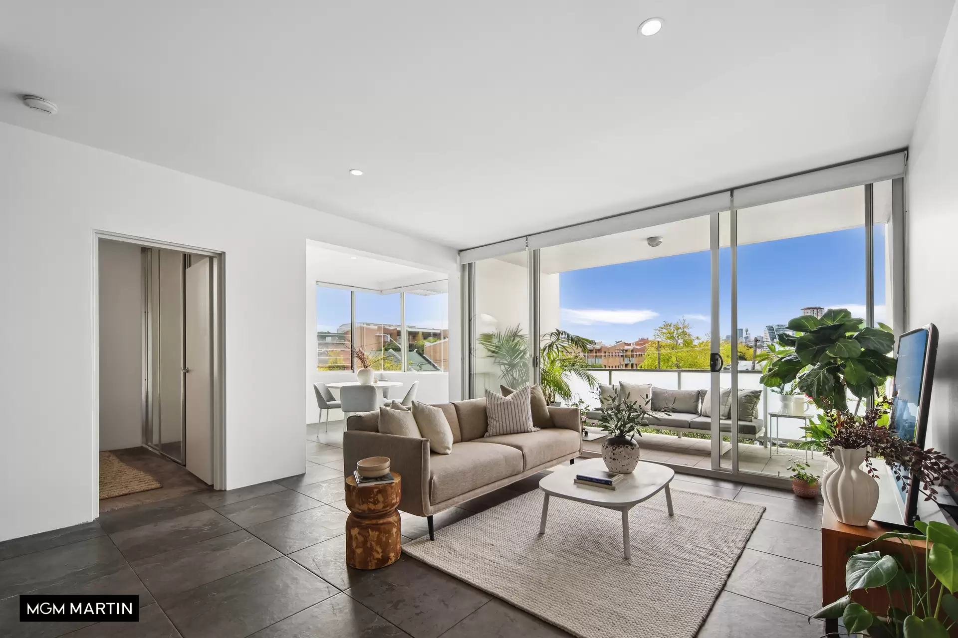 165/3 Queen Street, Rosebery Sold by MGM Martin - image 1