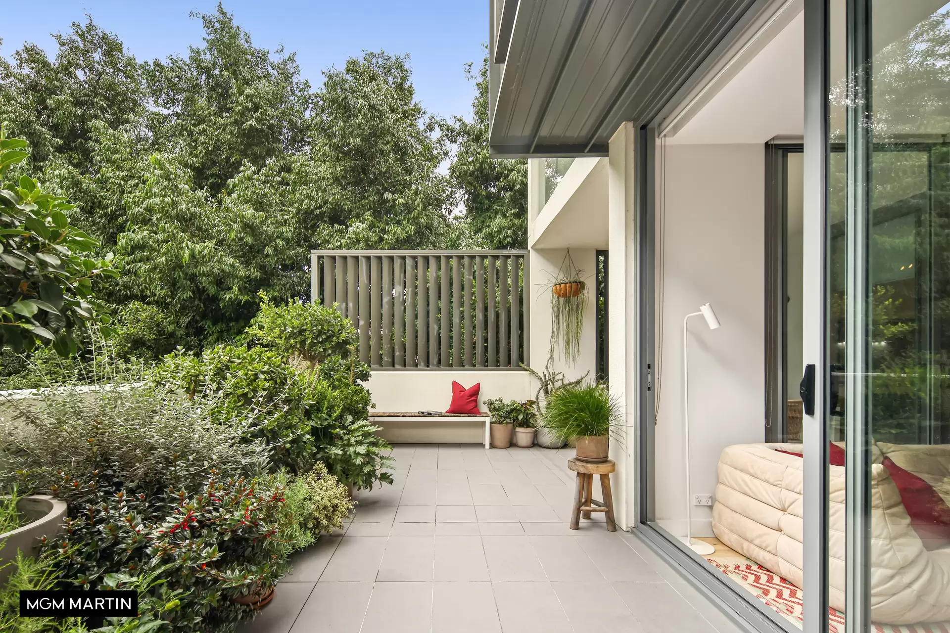 D135/810 Elizabeth Street, Waterloo Sold by MGM Martin - image 1