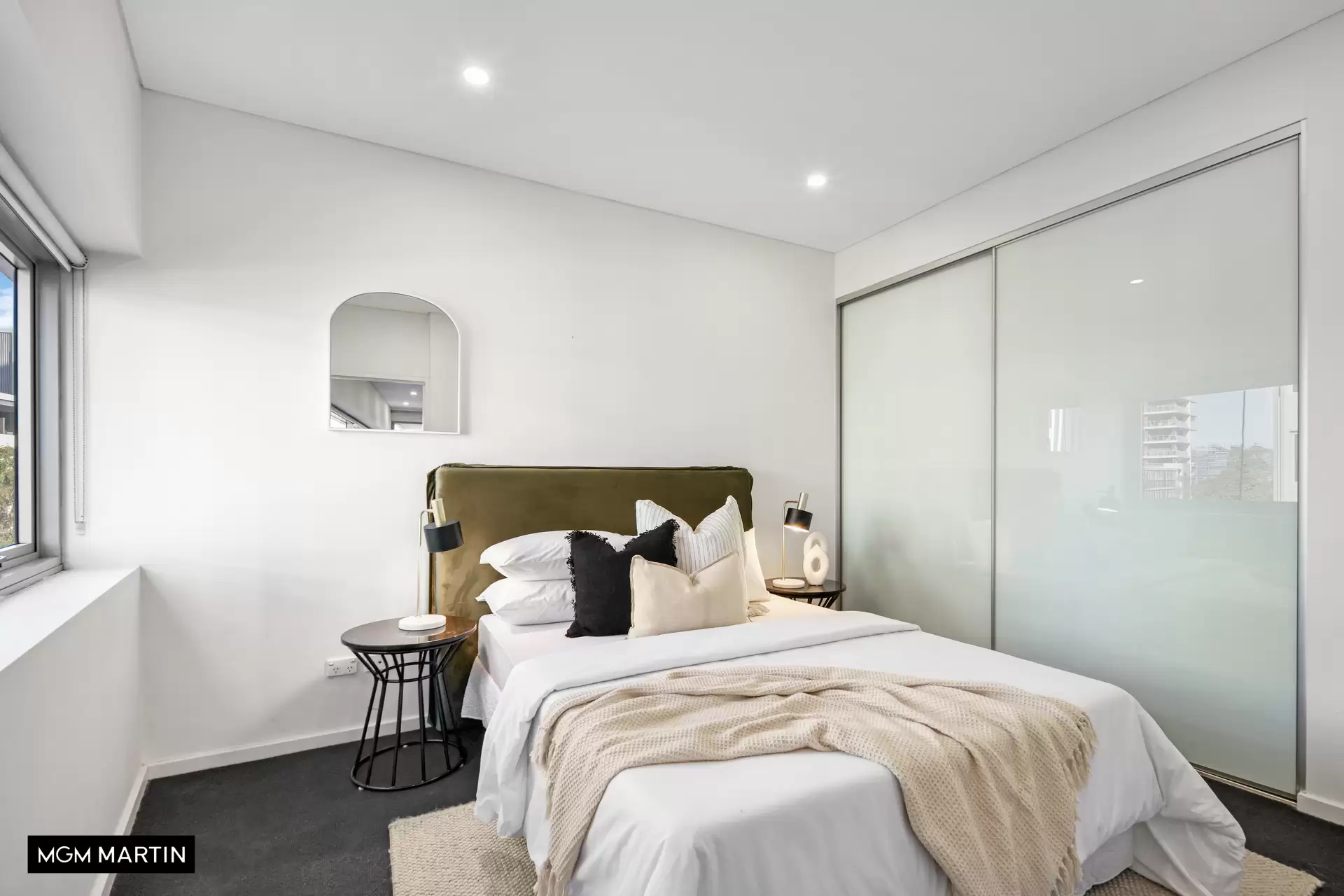 141/6C Defries Avenue, Zetland Sold by MGM Martin - image 1