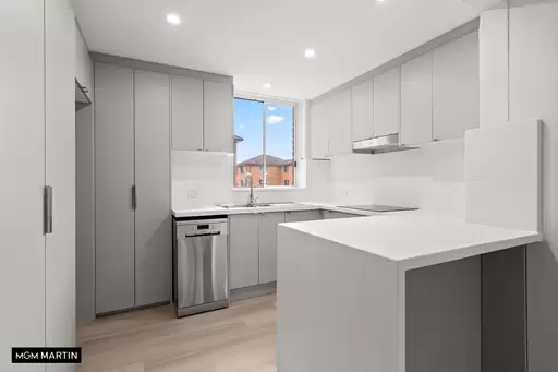 4/289 Gardeners Road, Eastlakes Sold by MGM Martin