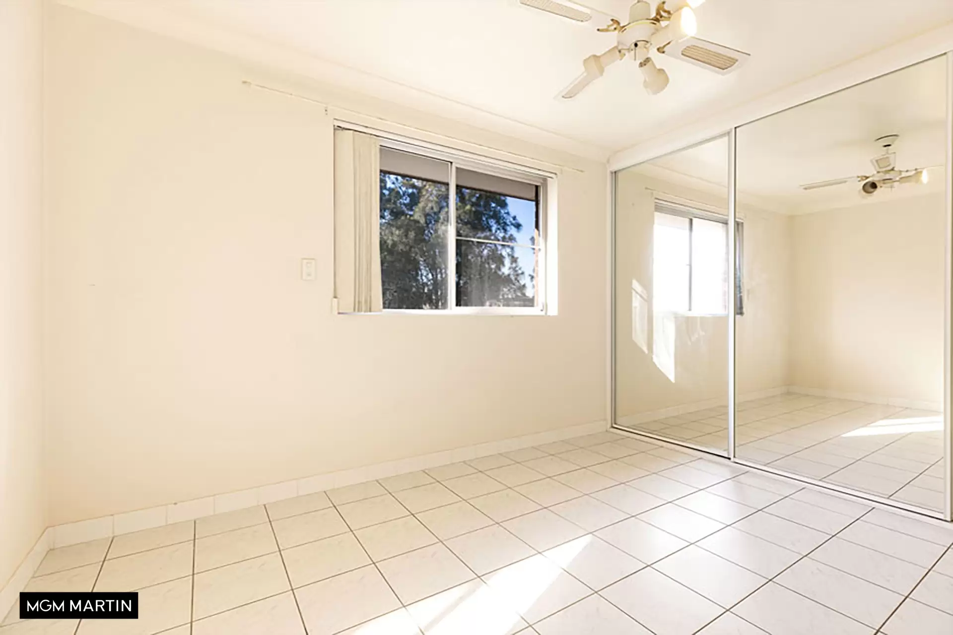 9/18 Barber Avenue, Eastlakes Leased by MGM Martin - image 1