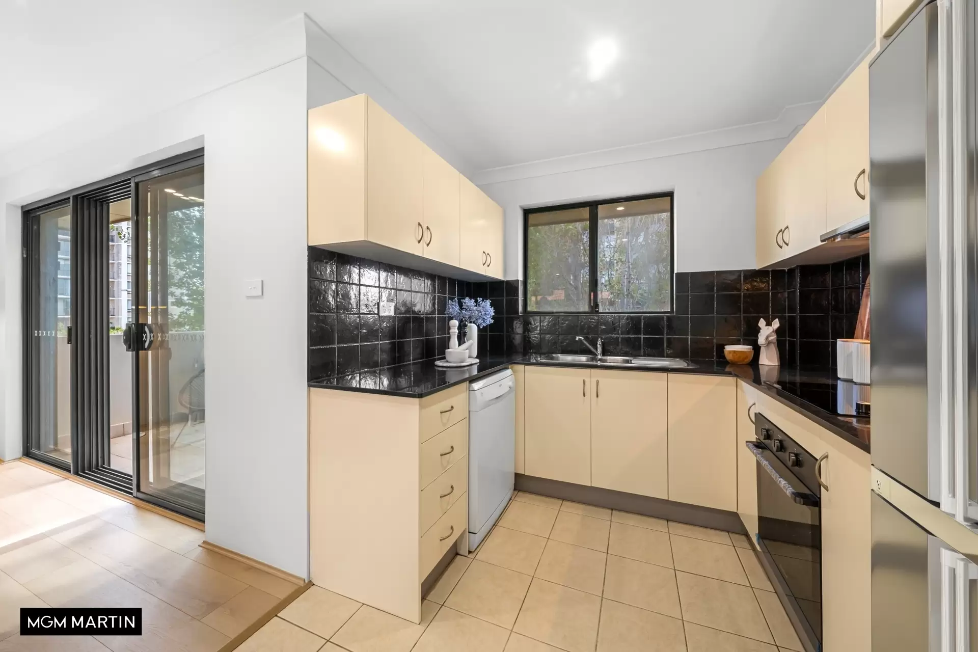 7/64-66 Anzac Parade, Kensington Sold by MGM Martin - image 1