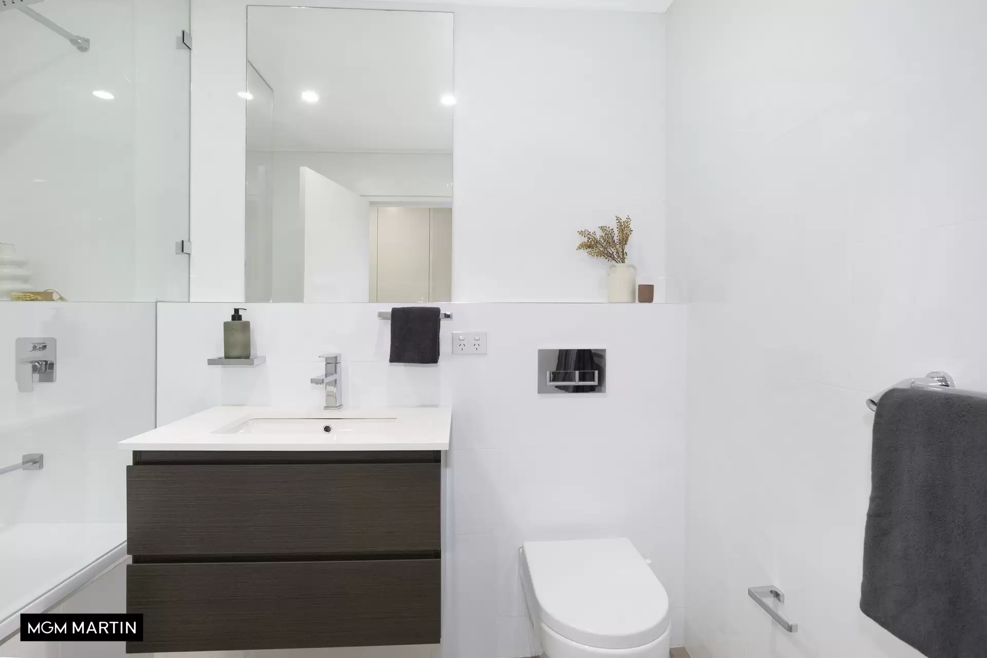 105/1  Robey Street, Mascot Sold by MGM Martin - image 1