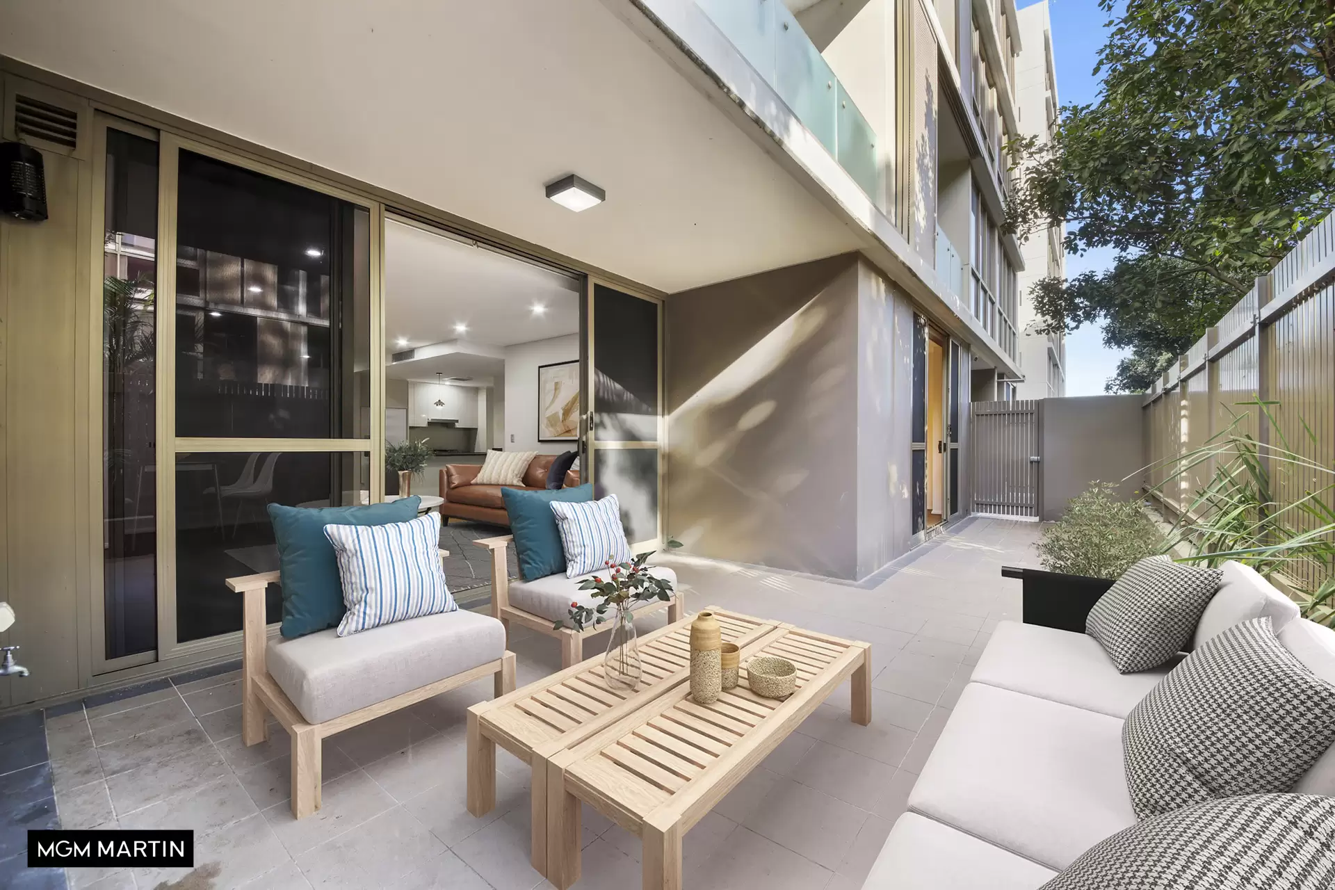 17/17 Grandstand Parade, Zetland Leased by MGM Martin - image 1