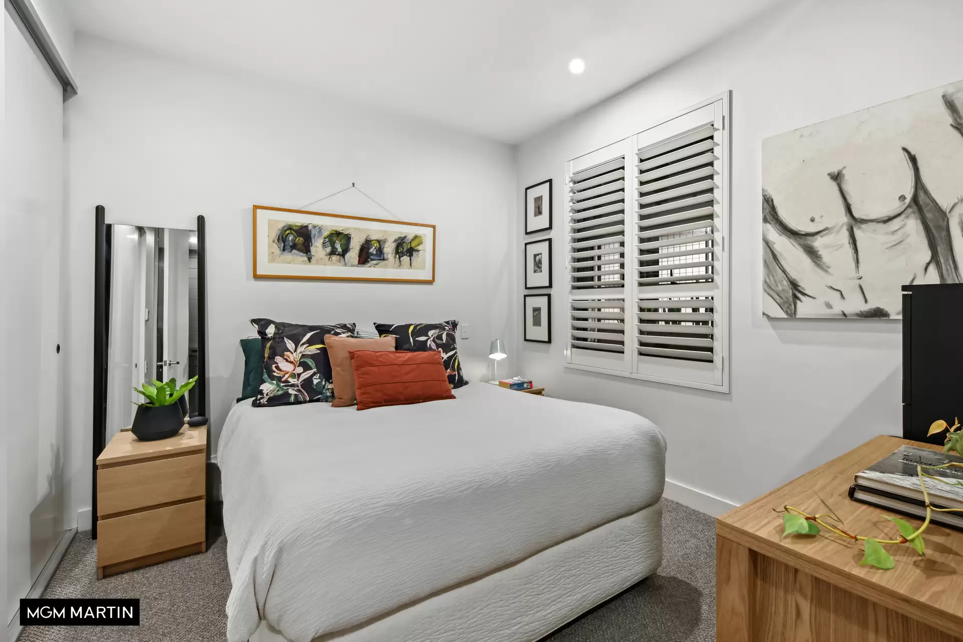 B213/810 Elizabeth Street, Waterloo Sold by MGM Martin - image 1