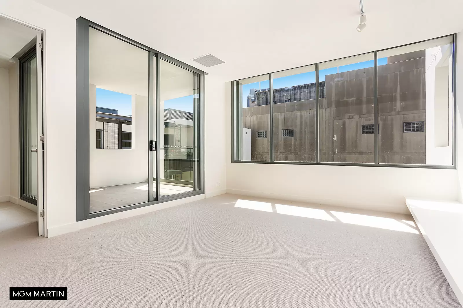 B512/810  Elizabeth Street, Waterloo Sold by MGM Martin - image 1