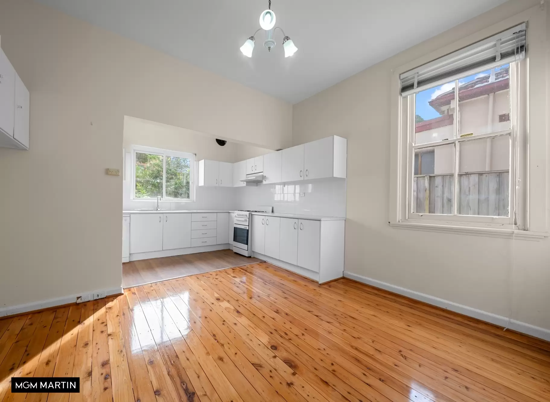 26 Hayward Street, Kingsford Sold by MGM Martin - image 1