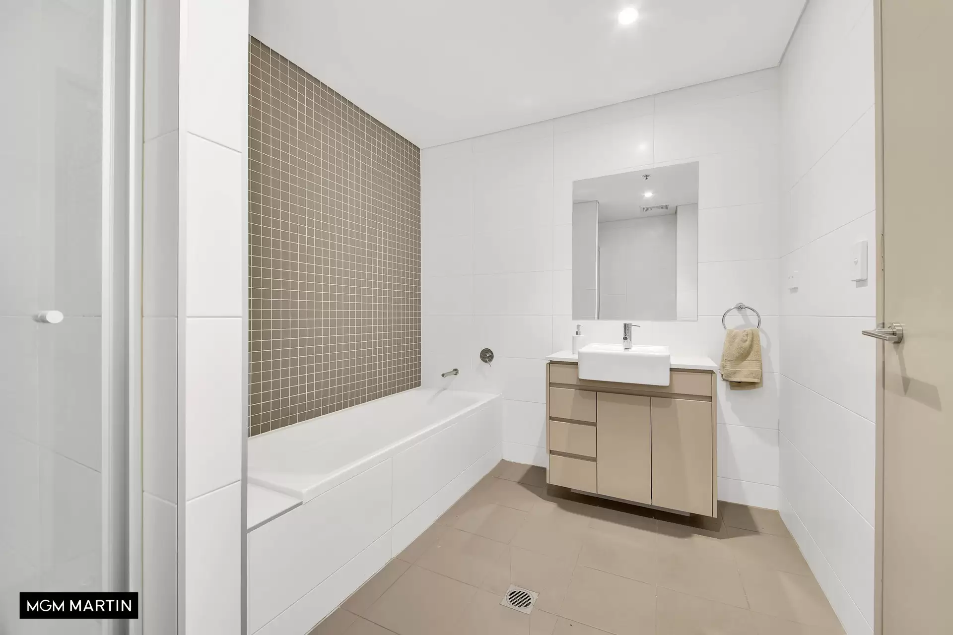 1103C/8 Bourke Street, Mascot Leased by MGM Martin - image 1