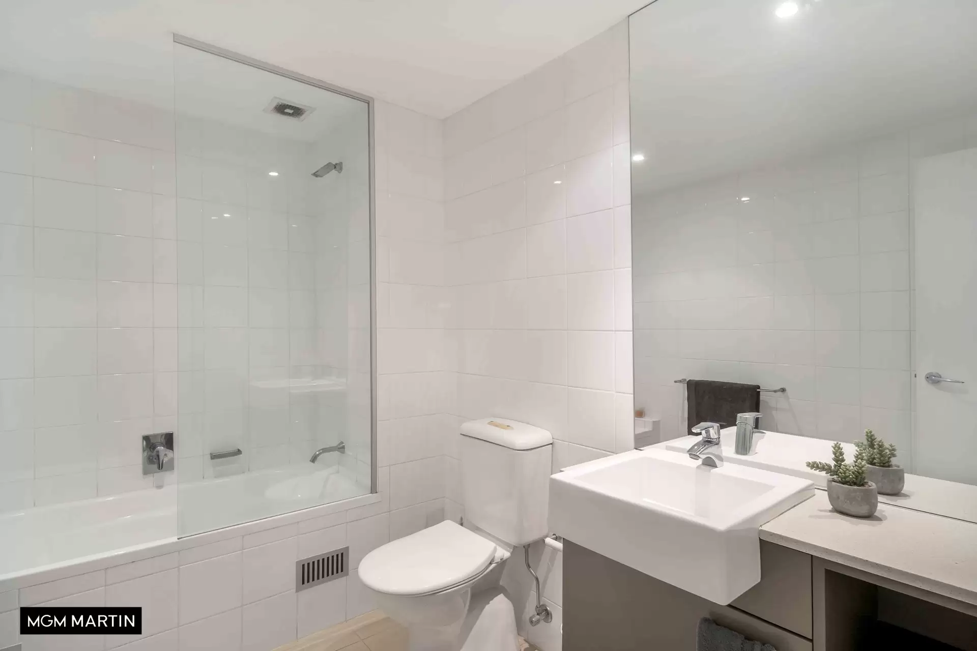 55/2 Hutchinson Walk, Zetland Leased by MGM Martin - image 1