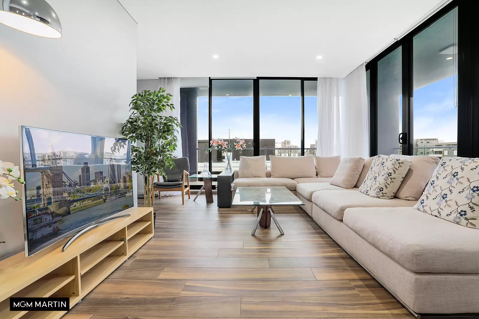 525/54 Rosebery Avenue, Rosebery Leased by MGM Martin - image 1