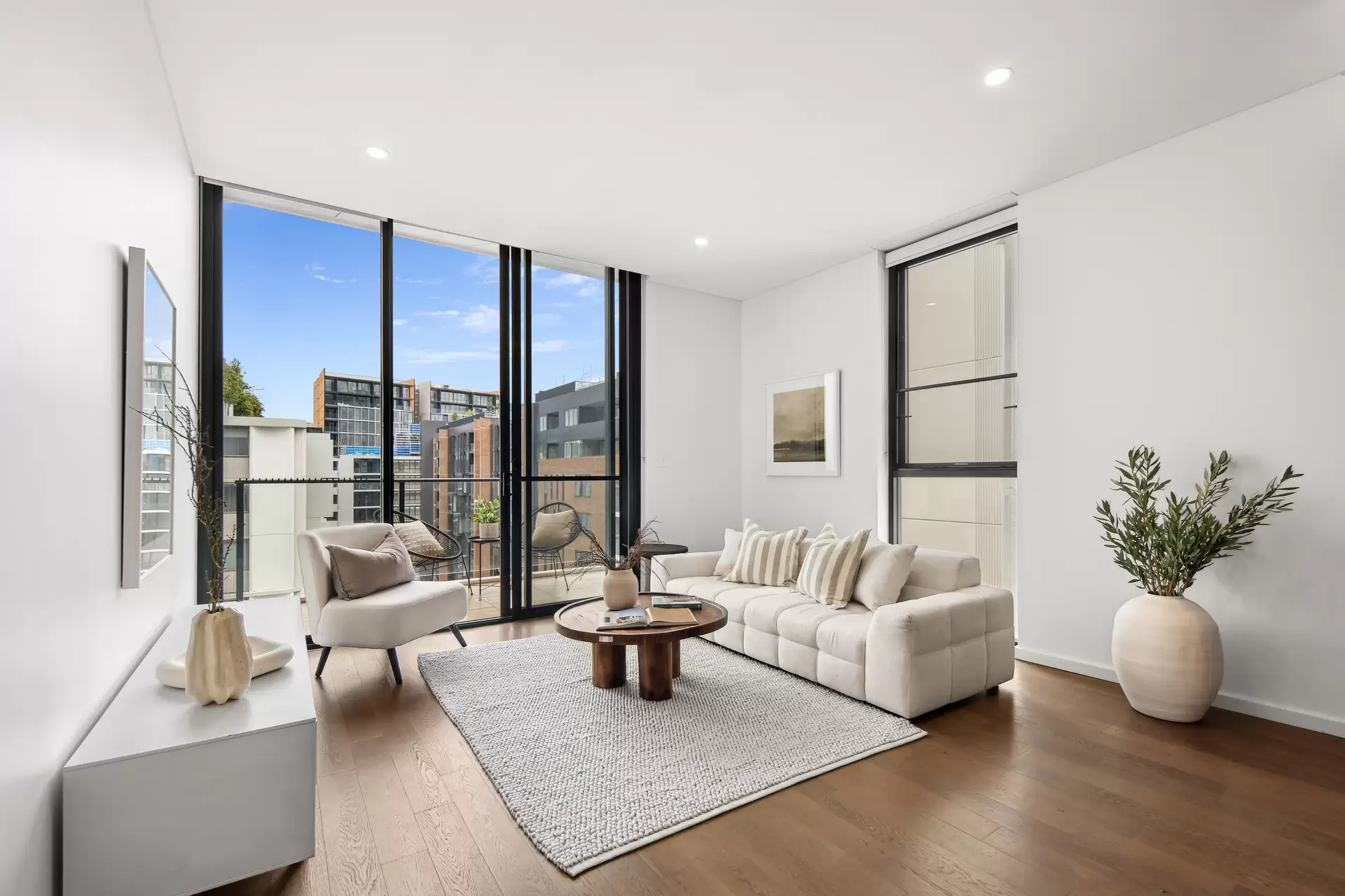 701/12 Paul Street, Zetland Leased by MGM Martin - image 1