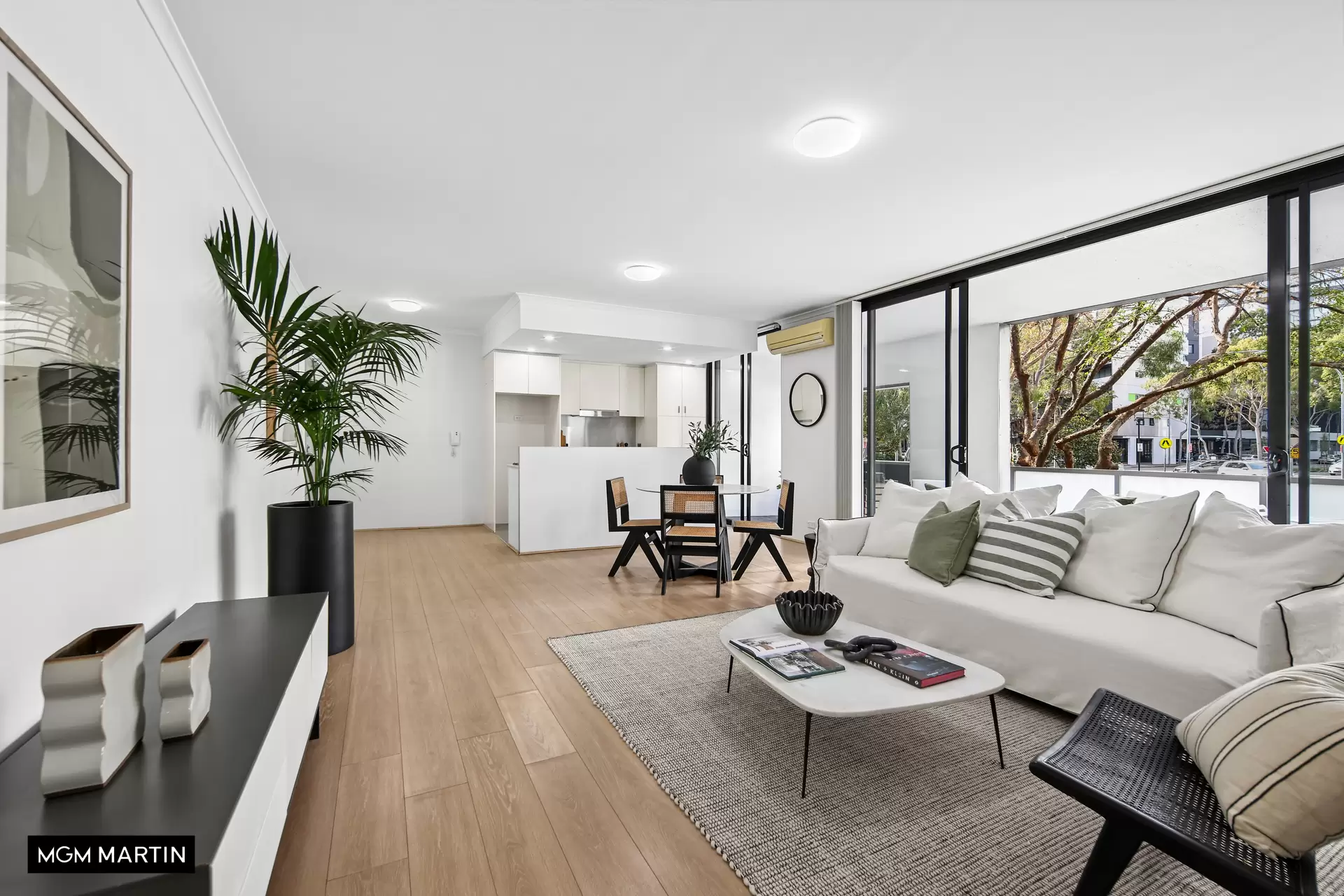93/5A Victoria Park Parade, Zetland Sold by MGM Martin - image 1