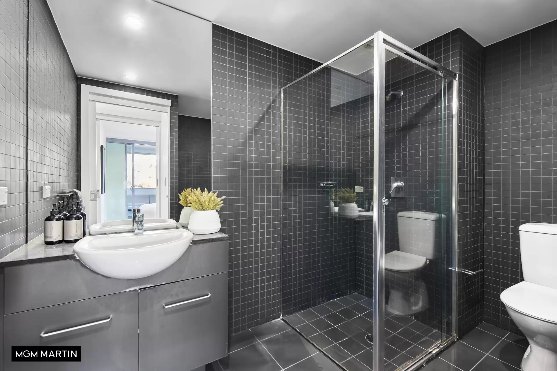 13/3 Victoria Park Parade, Zetland Sold by MGM Martin - image 1