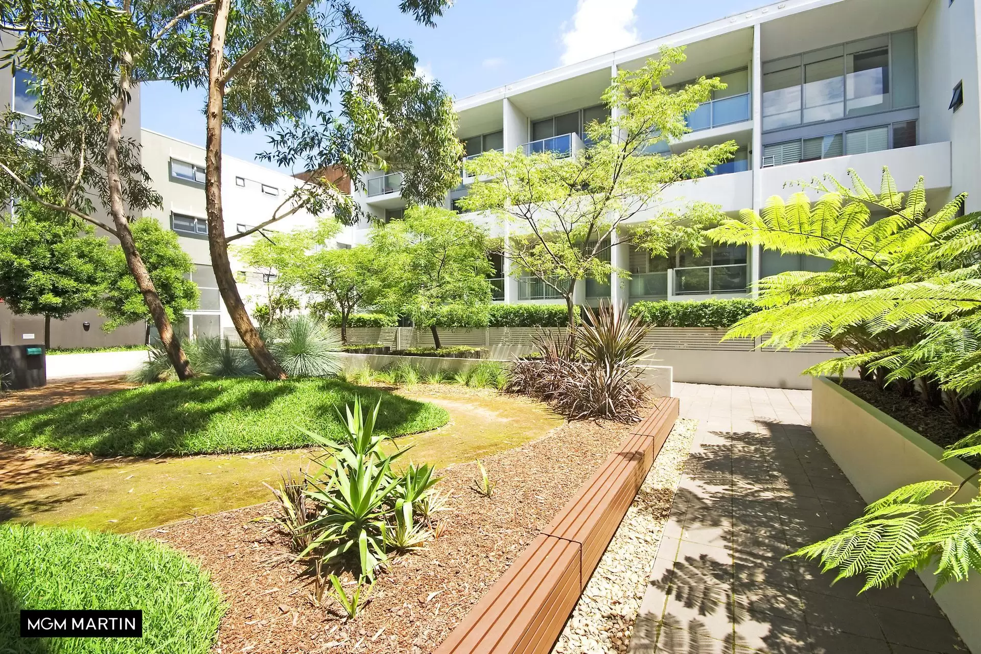 13/3 Victoria Park Parade, Zetland Sold by MGM Martin - image 1