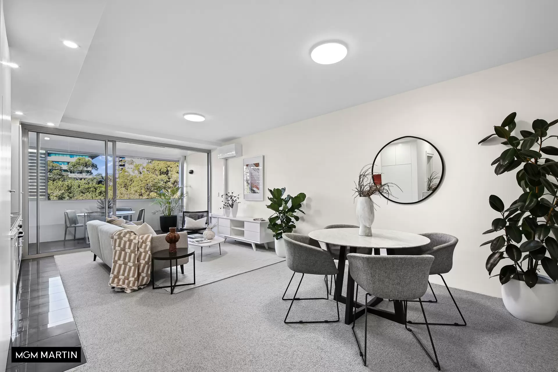 13/3 Victoria Park Parade, Zetland Sold by MGM Martin - image 1