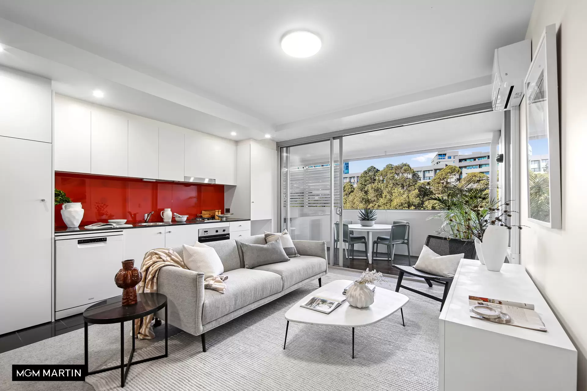 13/3 Victoria Park Parade, Zetland Sold by MGM Martin - image 1