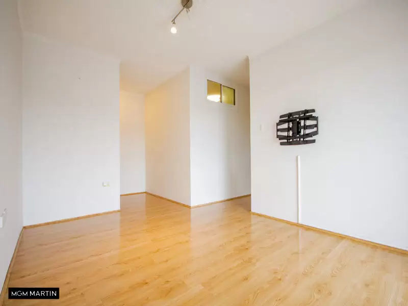 15/20 Barber Avenue, Eastlakes For Lease by MGM Martin - image 1