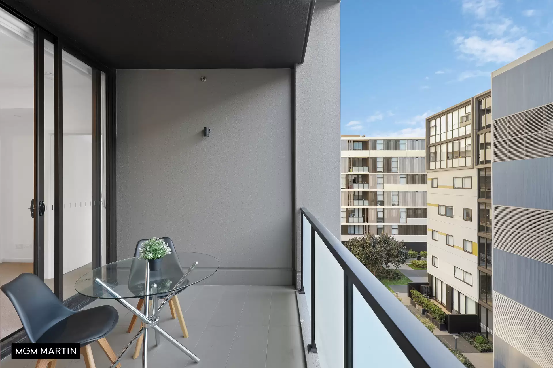 616/1 George Julius Avenue, Zetland Sold by MGM Martin - image 1