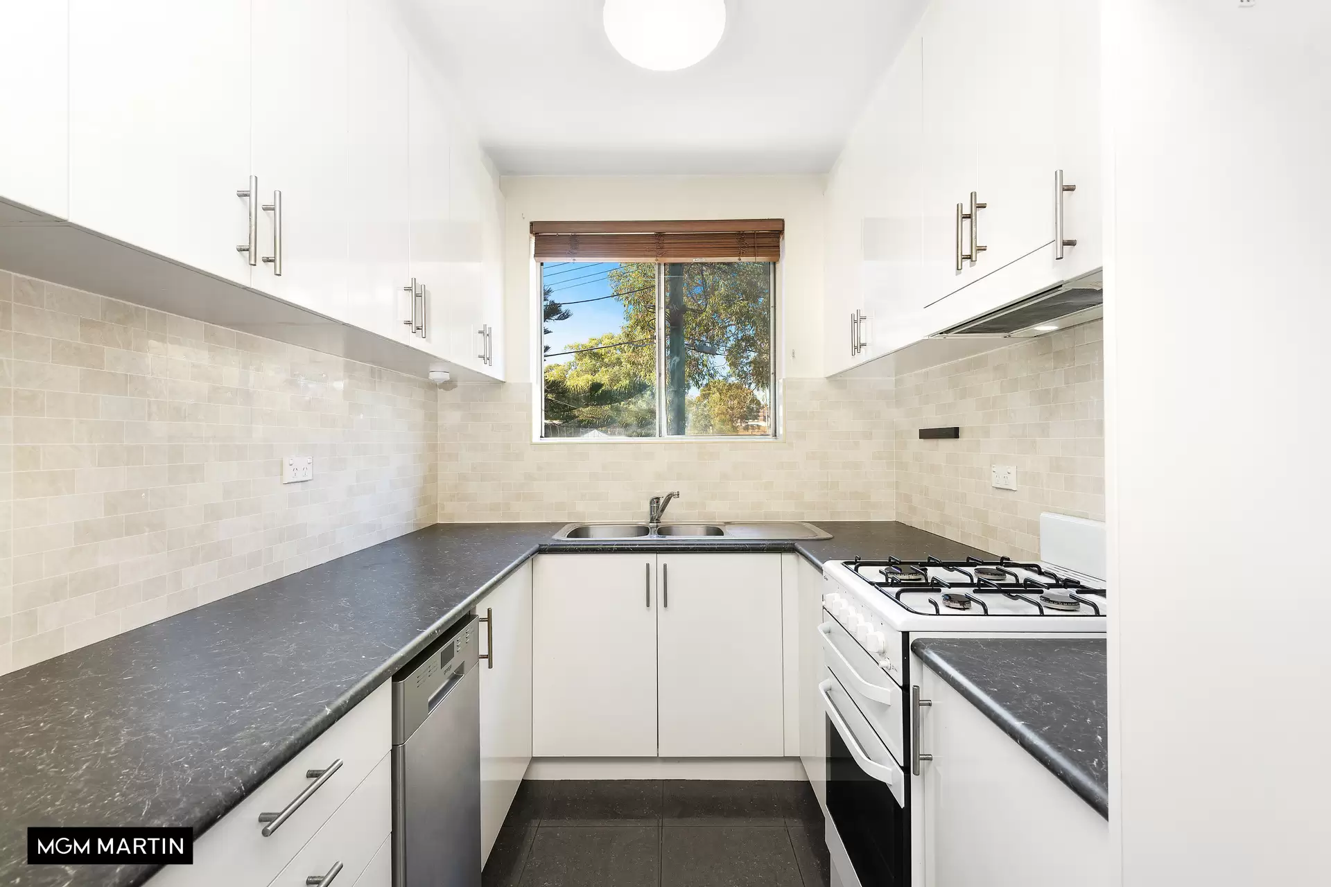 8/3 Longworth Avenue, Eastlakes For Lease by MGM Martin - image 1