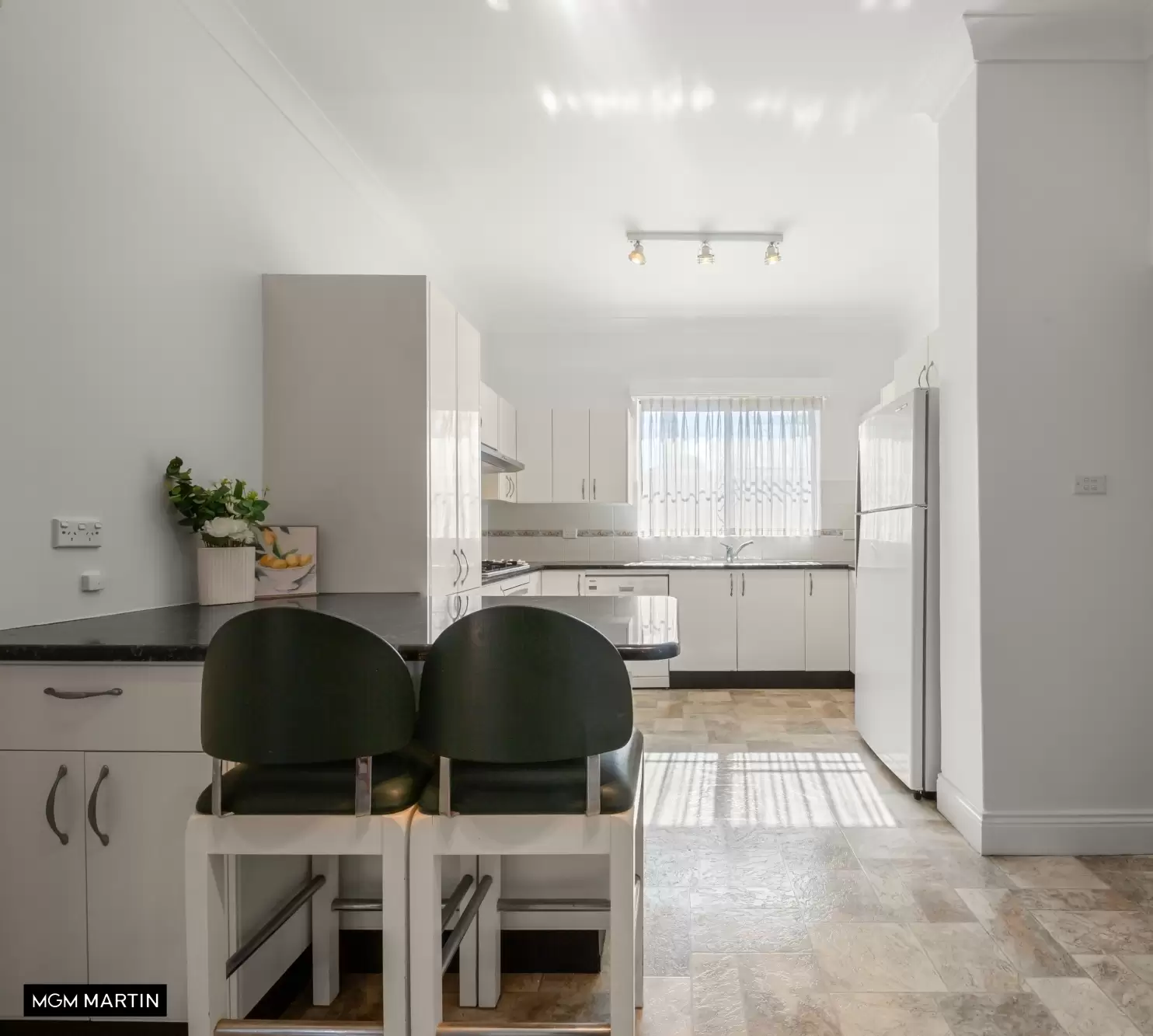 31 Florence Avenue, Eastlakes Auction by MGM Martin - image 1