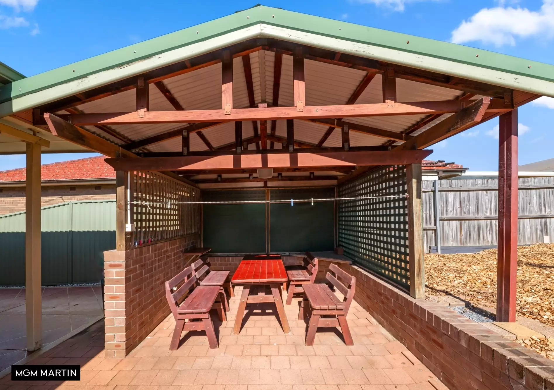 31 Florence Avenue, Eastlakes Auction by MGM Martin - image 1