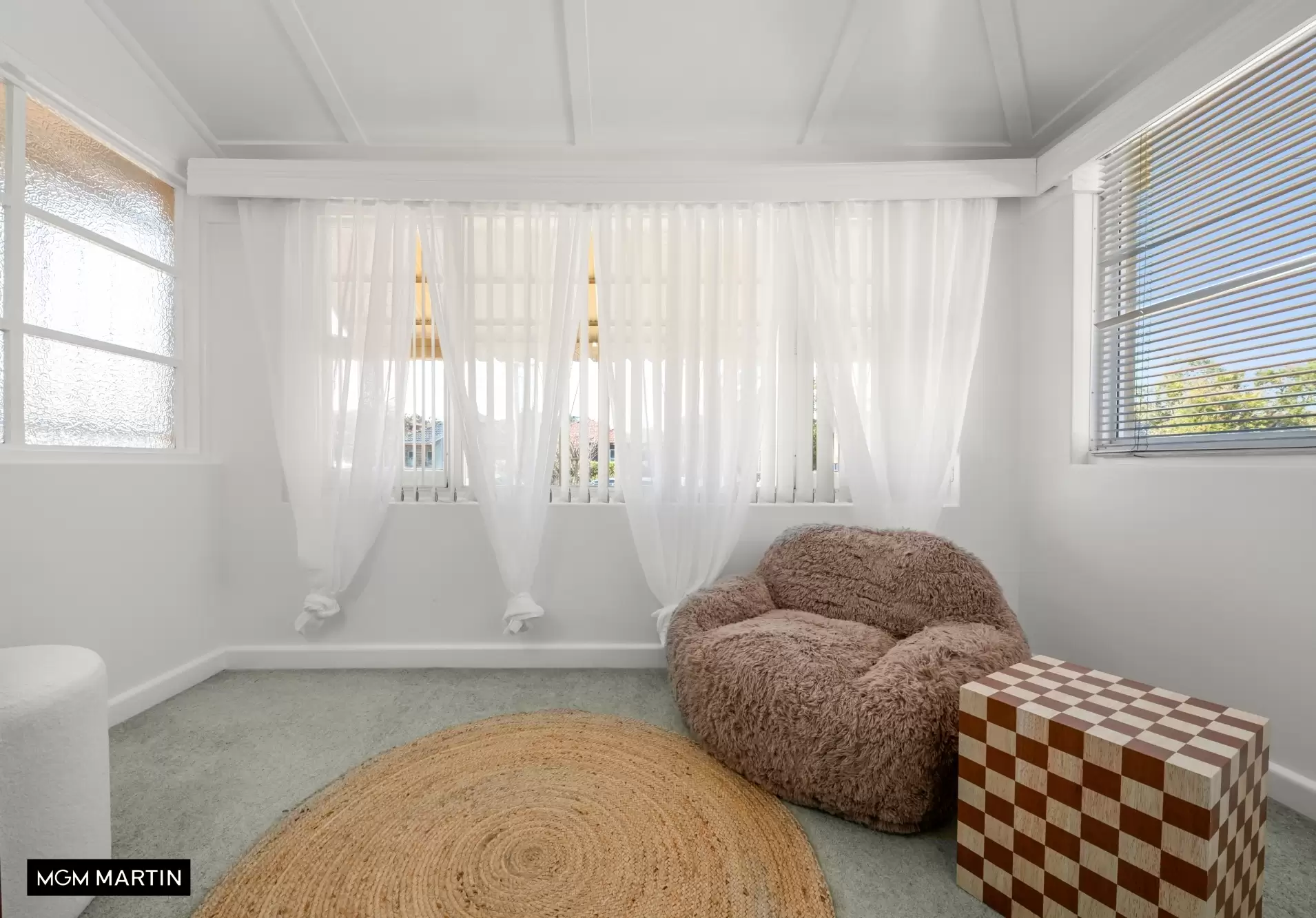 31 Florence Avenue, Eastlakes Auction by MGM Martin - image 1