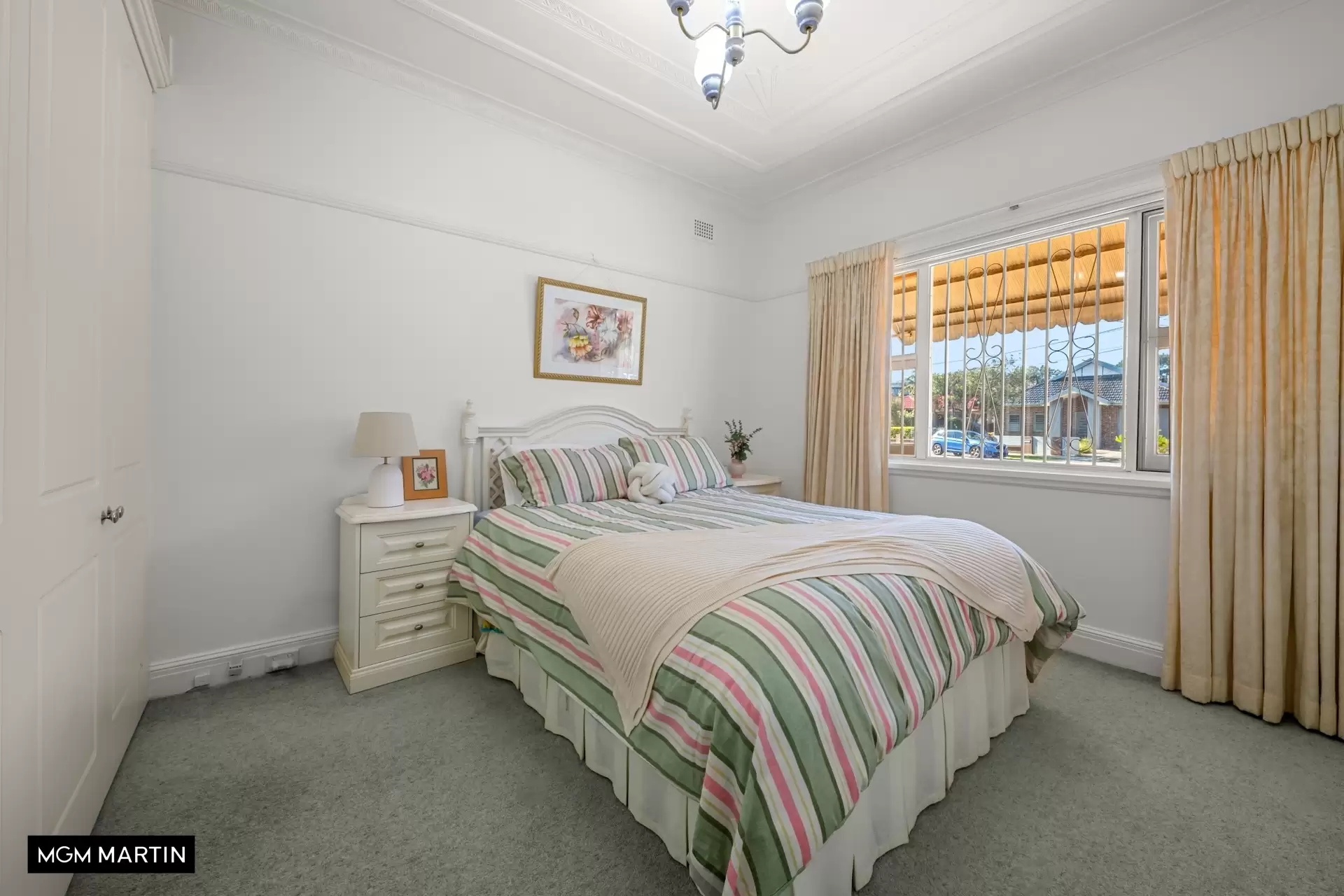 31 Florence Avenue, Eastlakes Auction by MGM Martin - image 1