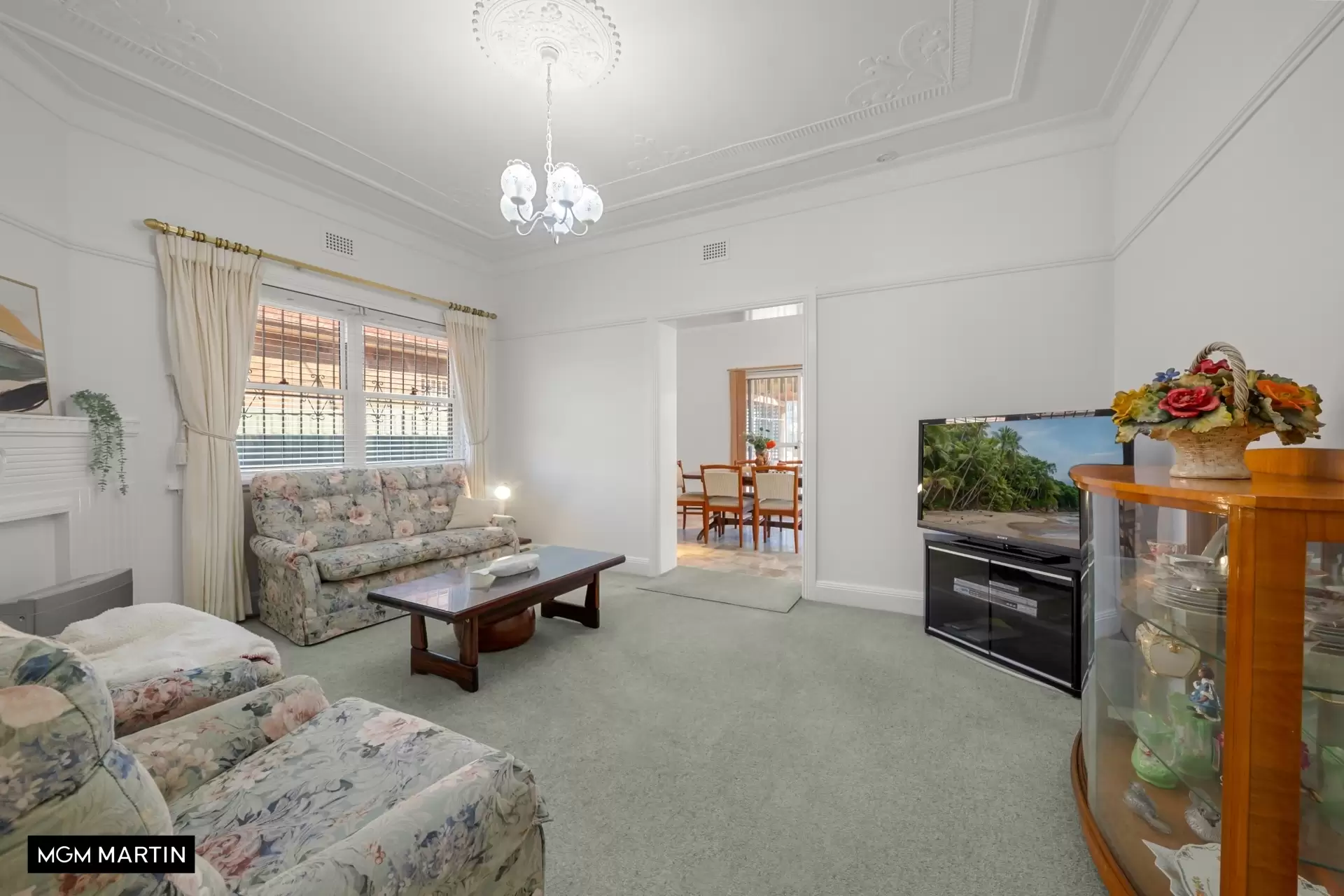 31 Florence Avenue, Eastlakes Auction by MGM Martin - image 1