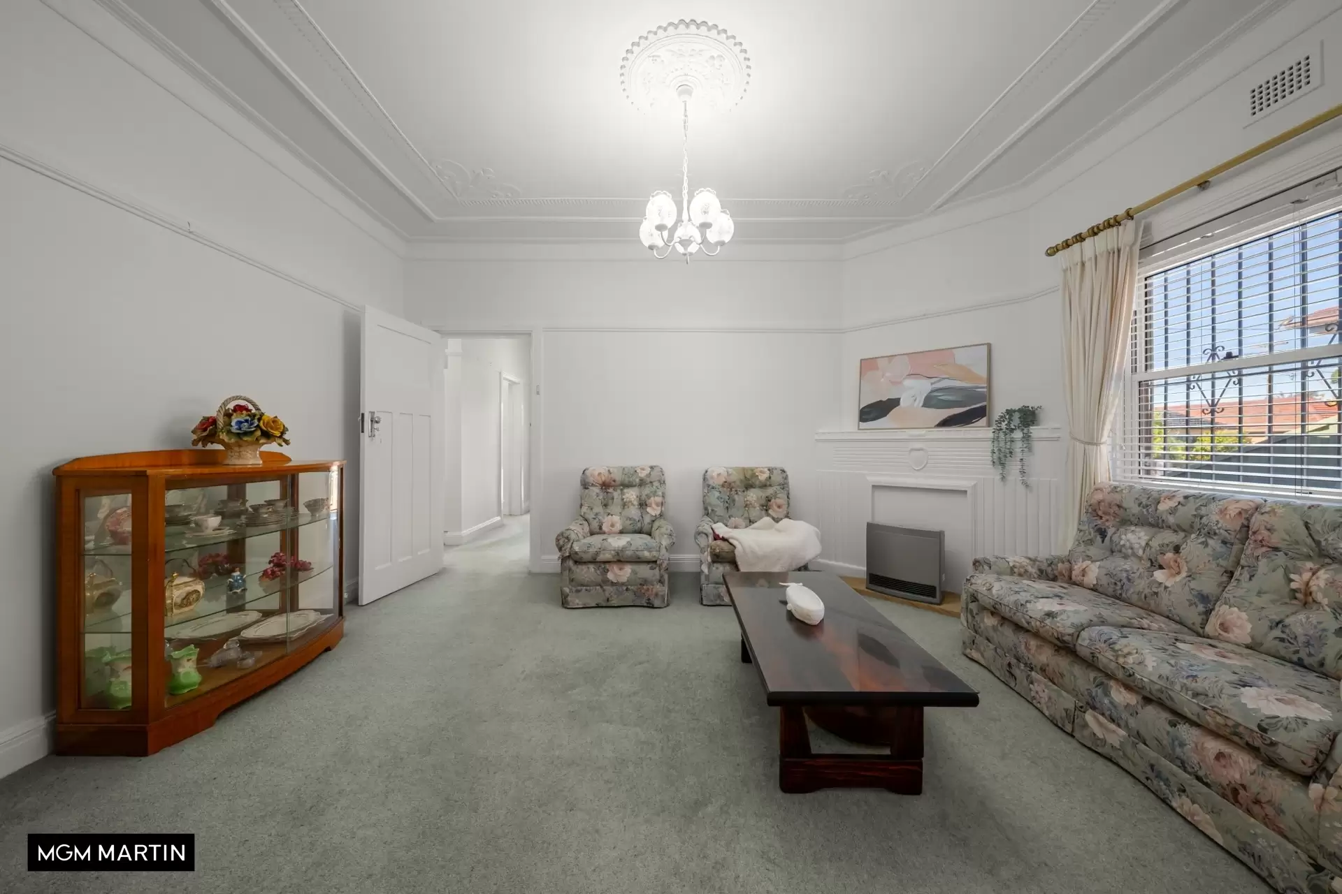 31 Florence Avenue, Eastlakes Auction by MGM Martin - image 1