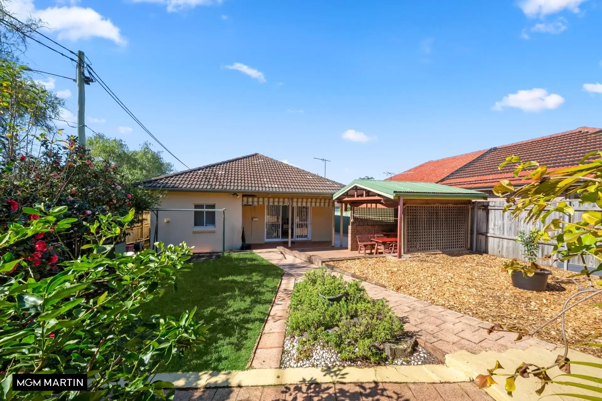 31 Florence Avenue, Eastlakes Auction by MGM Martin - image 1