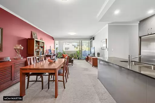 31/4 Grandstand Parade, Zetland For Sale by MGM Martin