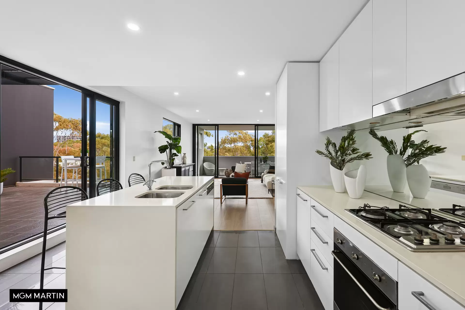 2601/98 Joynton Avenue, Zetland Sold by MGM Martin - image 1