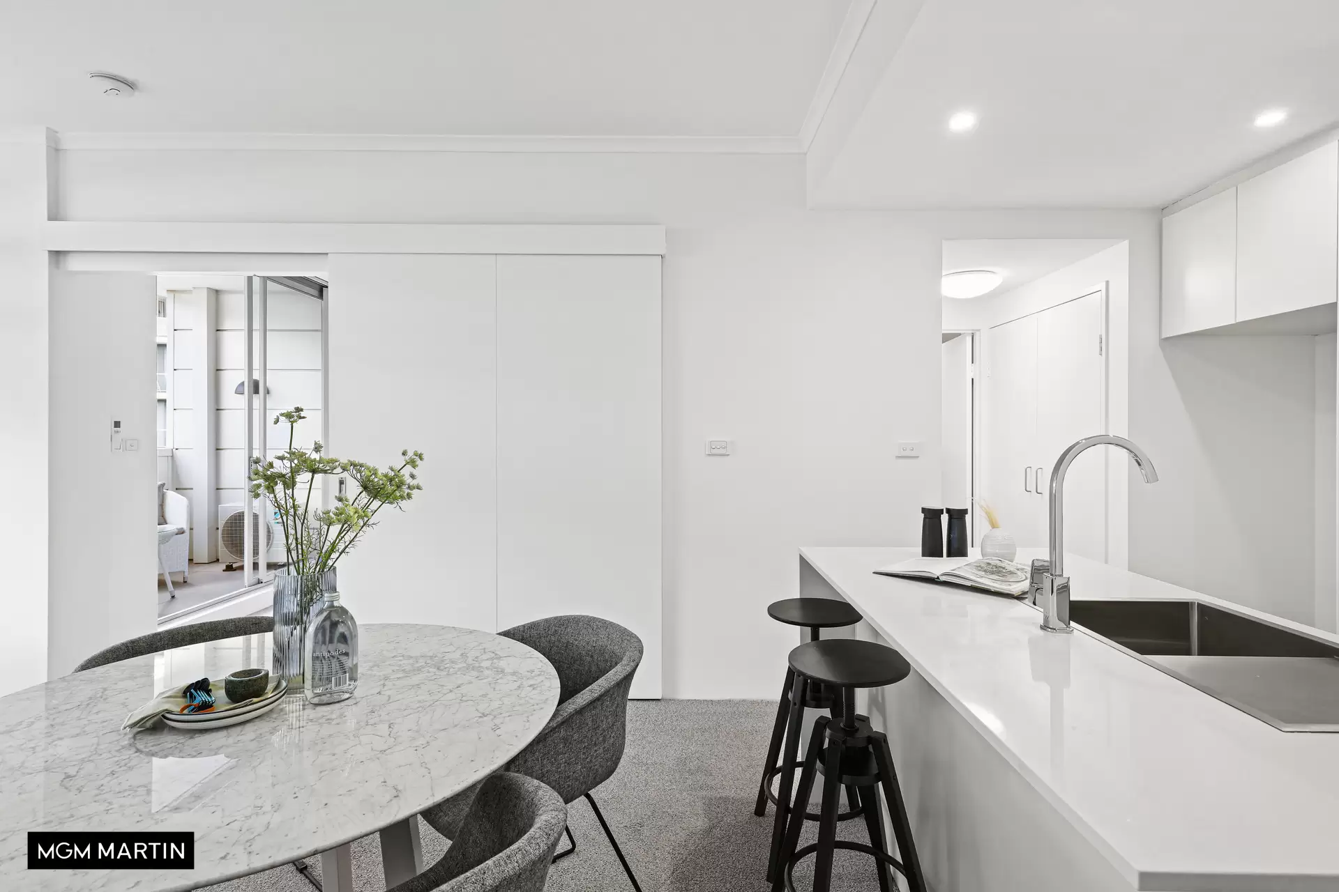 10/13 Grandstand Parade, Zetland Sold by MGM Martin - image 1