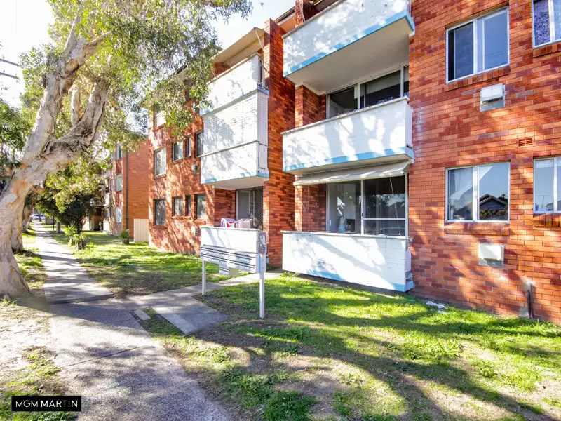 10/8 Maloney Street, Eastlakes Leased by MGM Martin - image 1