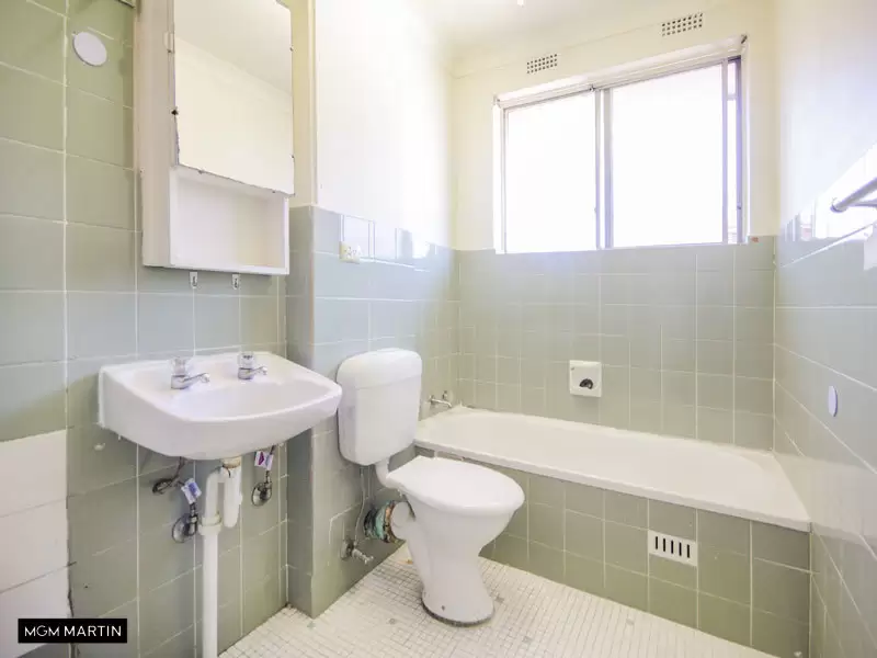 10/8 Maloney Street, Eastlakes Leased by MGM Martin - image 1