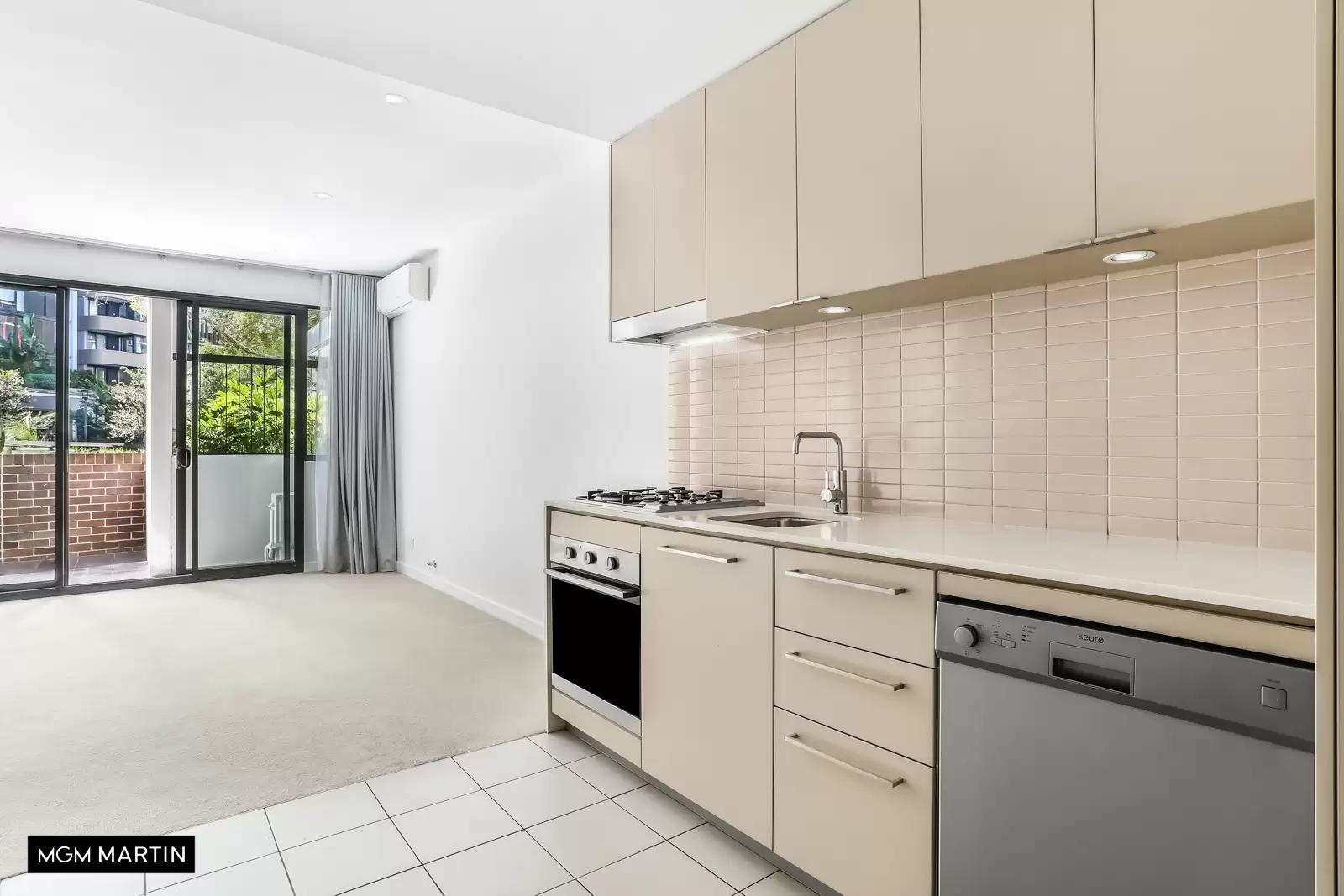 2100/98 Joynton Avenue, Zetland For Lease by MGM Martin - image 1