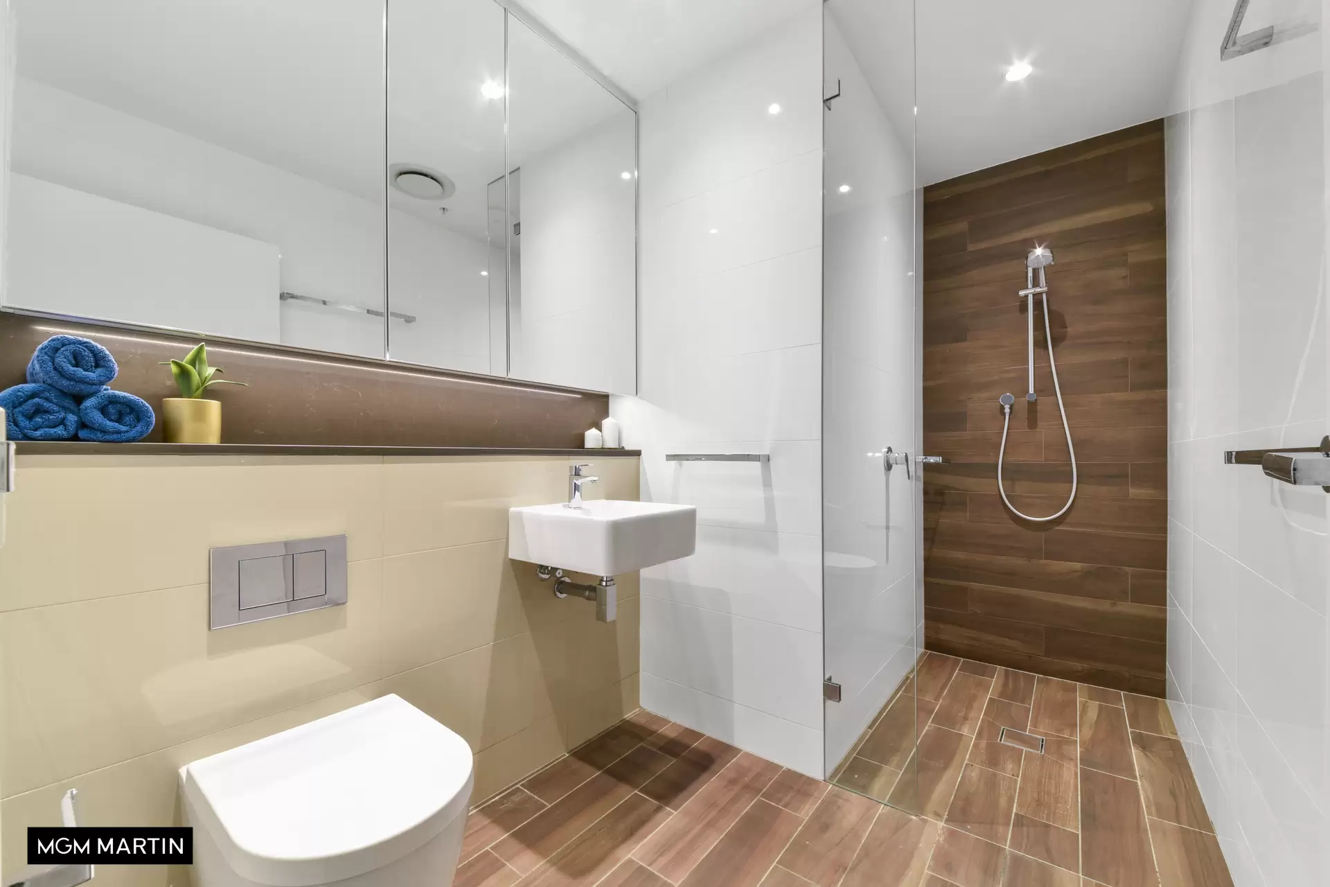 206/6 Galloway Street, Mascot Sold by MGM Martin - image 1