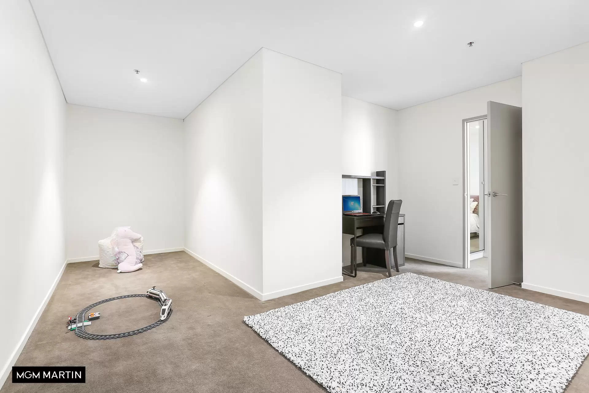 512A/8 Bourke Street, Mascot Sold by MGM Martin - image 1