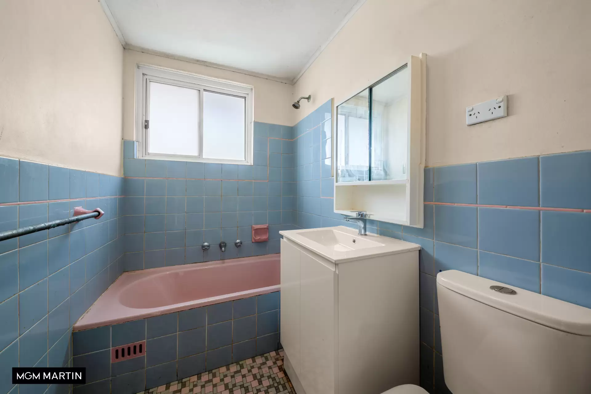 7/1 Gray Crescent, Eastlakes Sold by MGM Martin - image 1