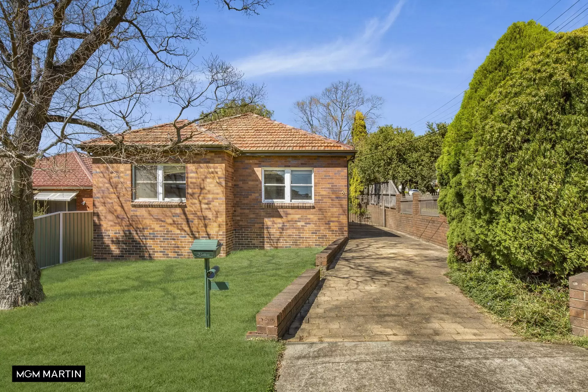 8 Thomas Street, Kingsgrove Sold by MGM Martin - image 1