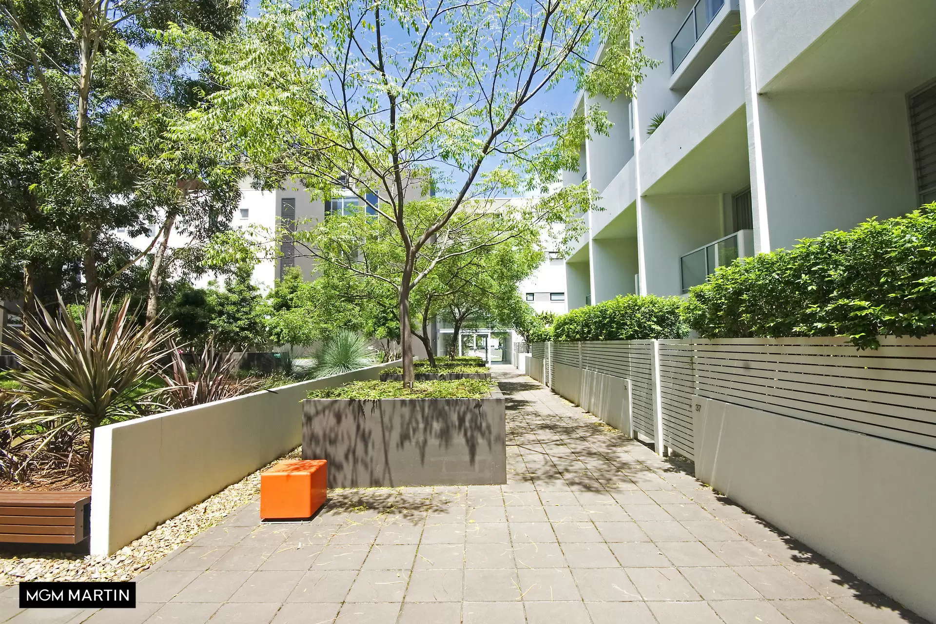 39/4 Grandstand Parade, Zetland For Sale by MGM Martin - image 1