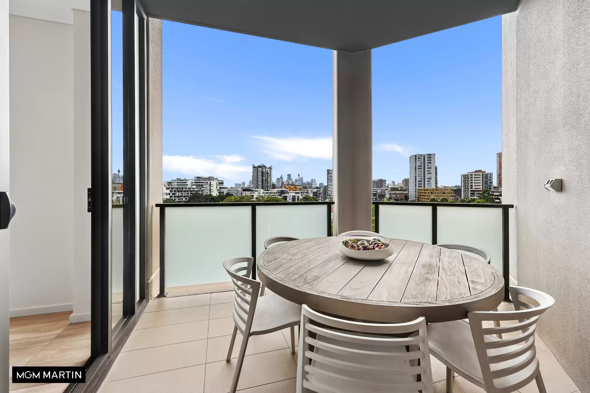 1011/1 Hutchinson Walk, Zetland For Sale by MGM Martin - image 1