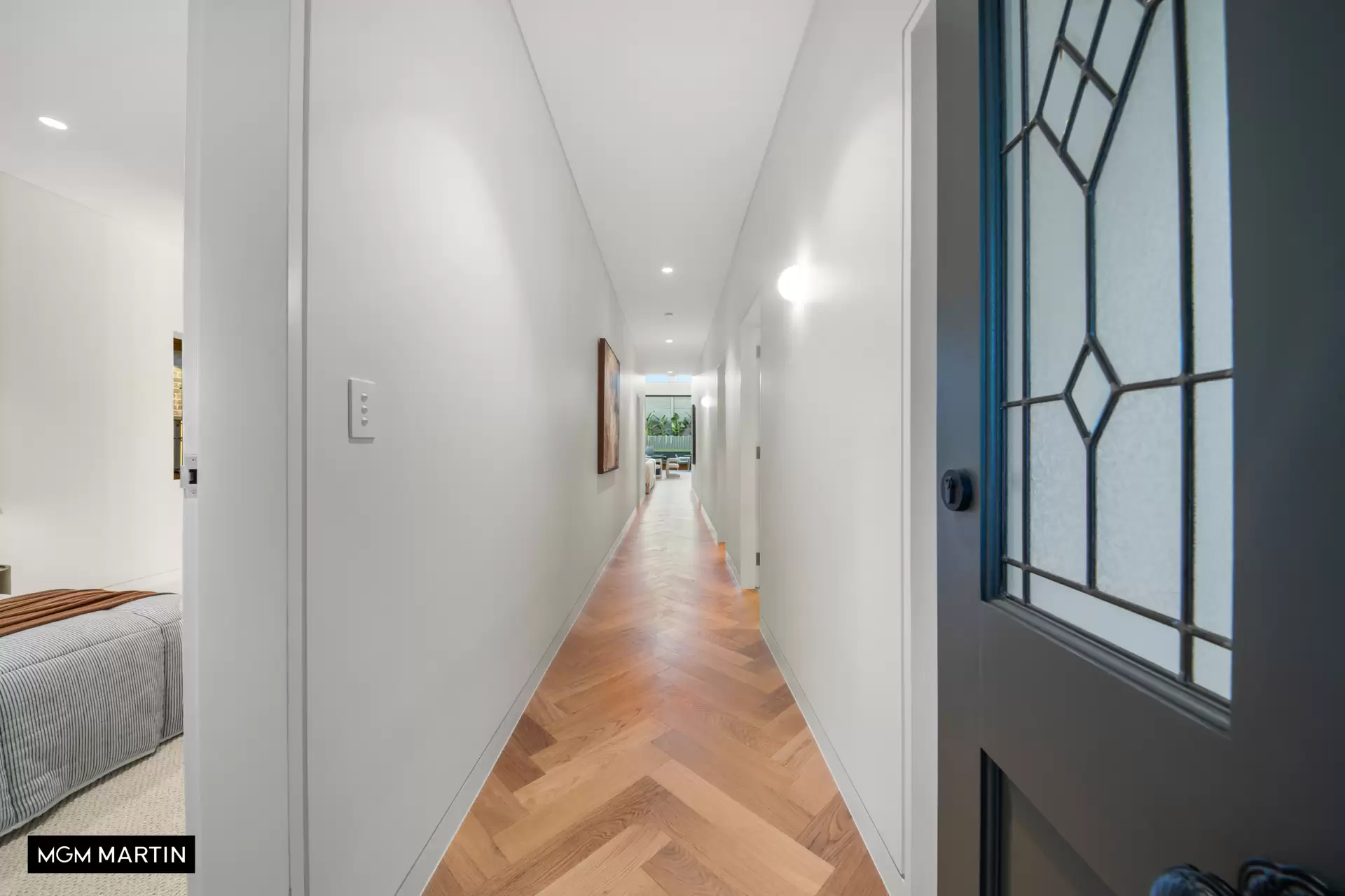 98 Vernon Avenue, Eastlakes Auction by MGM Martin - image 1
