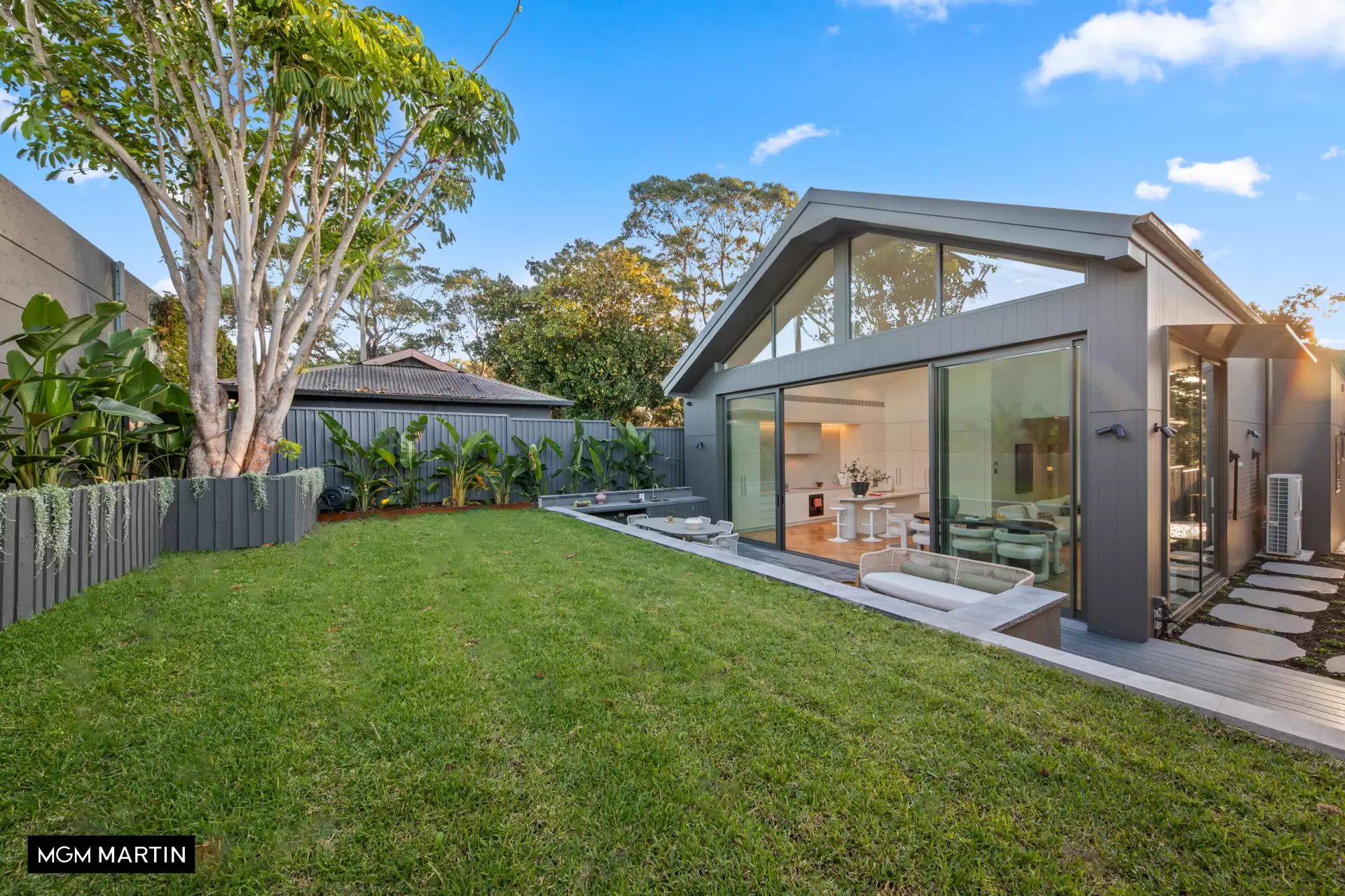 98 Vernon Avenue, Eastlakes Auction by MGM Martin - image 1