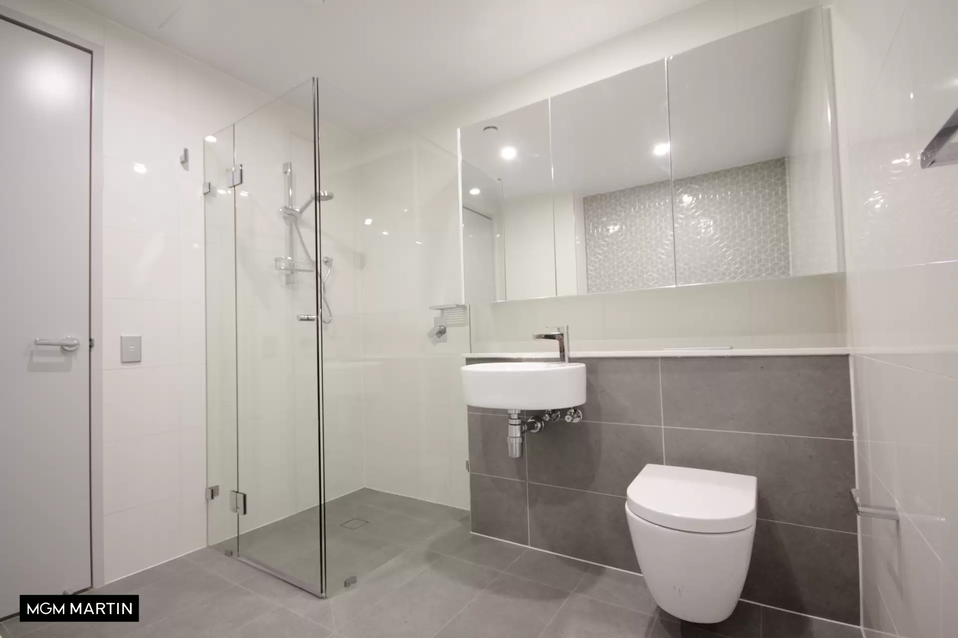 325/8 Galloway Street, Mascot Leased by MGM Martin - image 1